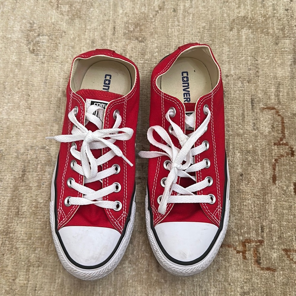 Red low top converse